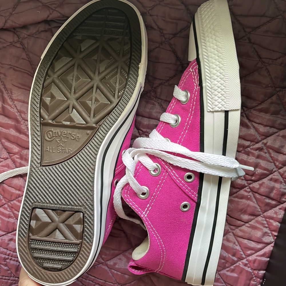 Women's Converse Chuck Taylor All Star Madison Low Top Sneaker. Pink. Size 6.